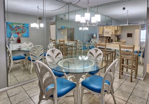 Villa Madeira 609 | Beach FRONT|Walk to John's Pass!
