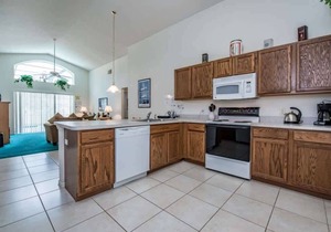 Villa Near Disney 4 Bd 3 Bt with Private Pool Quiet Comminuty