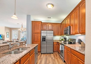 Vista Cay 3 Bed 2 BT Huge Upscale Home