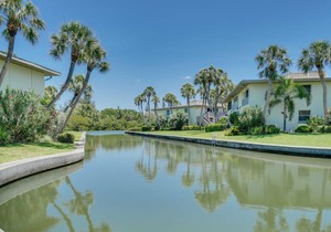 Watch Manatees outside your Window only Steps to the Beach and Pool.