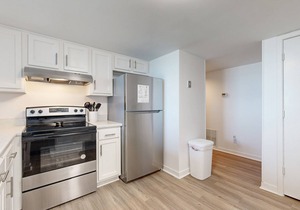 Waterfront condo with balcony, views, pool & tennis