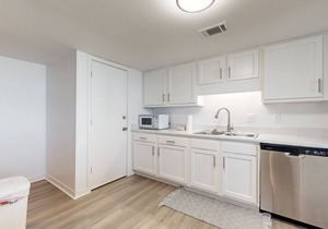 Waterfront condo with balcony, views, pool & tennis