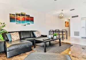 Waterfront condo with shared heated pool and splendid views - Dogs ok
