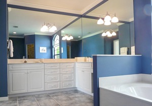 Waterfront house on key lot w/ heated pool, hot tub & unmatched views