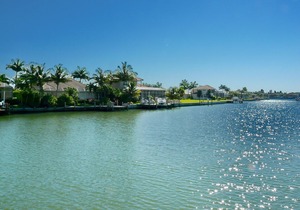 Waterfront house on key lot w/ heated pool, hot tub & unmatched views