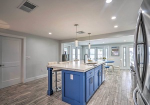 Waterfront Matlacha Home w/Hot Tub & Grill!