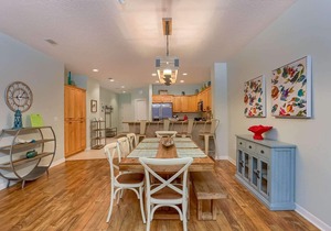 Waterfront, Spacious Balcony, 2 King Bedrooms! Free Cable & Wi-Fi, W/D, Pool, Hot Tub-304 Island Key