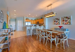 Waterfront, Spacious Balcony, 2 King Bedrooms! Free Cable & Wi-Fi, W/D, Pool, Hot Tub-304 Island Key