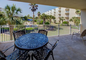 Waterscape C303 ~ Free Beach Service ~ Great view of the Resort!
