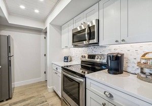 Waves Whisper: Your Coastal Condo Retreat