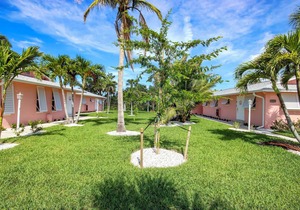West End Paradise Starfish 1 - Quaint Hotel Style Room near the Beach