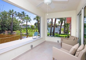 West End Paradise Unit Turtle 2 - One bedroom suite w/water views