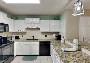 Woodland Shores #5 | Modern Townhome, Pool Access + Close to the Beach!