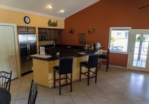 Your Home Away From Home! Kitchenette, 2 Outdoor Pool and Hot Tub, Free Parking