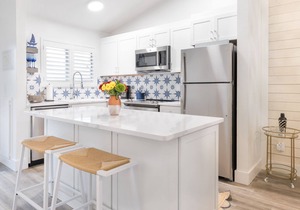 Your Home Away From Home! 2 Classy Villas, Beach, Free Access to Tennis Court