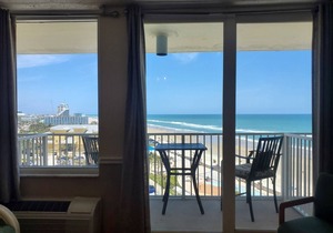 Your Slice of Paradise! Spectacular Views of Ocean, Beach, City on 8th Floor-Smart TV-DVD-FREE WIFI!