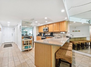 Beach Place Madeira | Madeira Beach