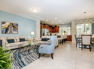 Carey Palm Circle | Four Corners