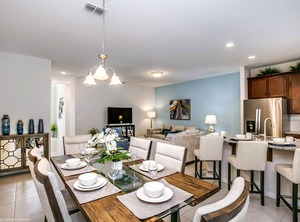Carey Palm Circle | Four Corners