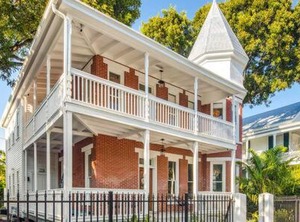 The Grand Maloney Hotel | Historic Seaport