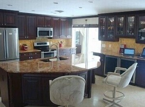 Island Distance Beach Restaurants Shops Parks Marina | Central Beach