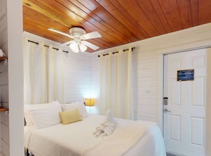 Seahorse Cottages | Treasure Island