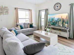Grove Villa | Four Corners