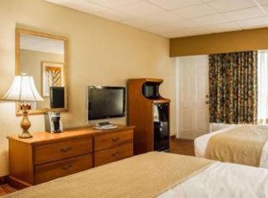 The Dolphins Beach Club Ascend Hotel | Clearwater Beach