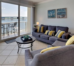 Palm Court Yacht Club 