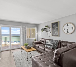 Holiday Surf Racquet Club 