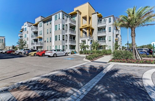Fruitville House | 1 Bedroom 1 Bath in Luxurious Modern Community! Sarasota!