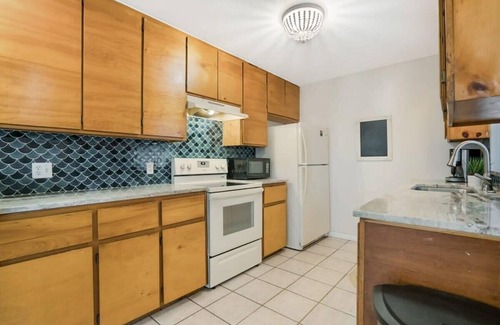 Coquina Gables Apartment | 1 Block to Beach & A Street Apt with Patio/Parking