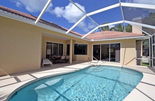 Siesta Key House | 1 Block to the Beach on Siesta Key Vacation Rental Home with Swimming Pool