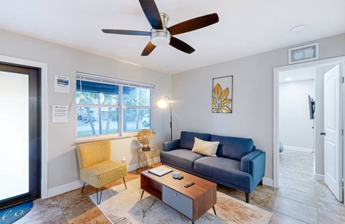 Oakland Park House | 100 m² House ∙ 2 bedrooms ∙ 6 guests