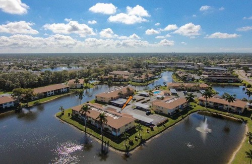 Naples Condo | 102 m² Condo ∙ 2 bedrooms ∙ 6 guests