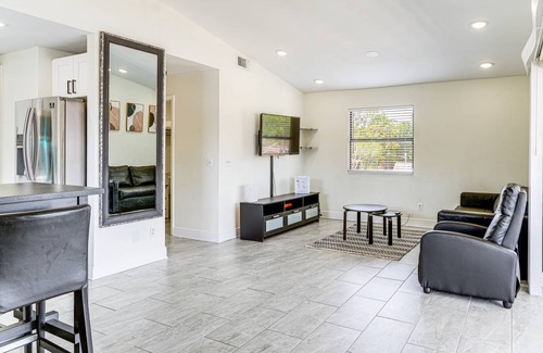 Tampa House | 102 m² House ∙ 2 bedrooms ∙ 5 guests