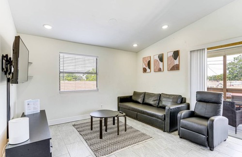 Tampa House | 102 m² House ∙ 2 bedrooms ∙ 5 guests