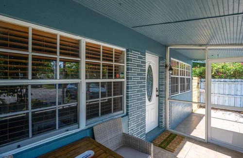 Middle River Terrace House | 102 m² House ∙ 3 bedrooms ∙ 8 guests