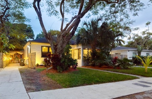 Poinciana Park House | 104 m² House ∙ 3 bedrooms ∙ 6 guests