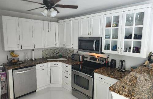 Coral Ridge Isles Apartment | 107 m² Apartment ∙ 2 bedrooms ∙ 6 guests