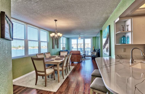 St. Petersburg Condo | 107 m² Condo ∙ 2 bedrooms ∙ 6 guests