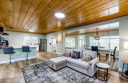 Candler House | 107 m² House ∙ 2 bedrooms ∙ 8 guests