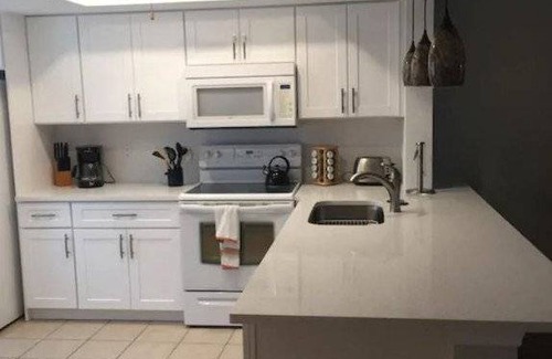 Palm River Estates Condo | 108 m² Condo ∙ 2 bedrooms ∙ 4 guests