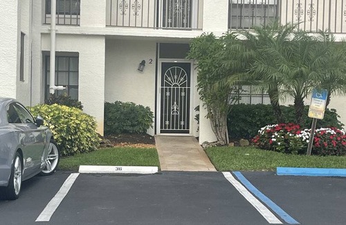 Gleneagles Condo | 108 m² Condo ∙ 2 bedrooms ∙ 6 guests