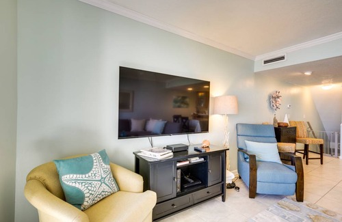 Crescent Beach Apartment | 111 m² Apartment ∙ 2 bedrooms ∙ 6 guests