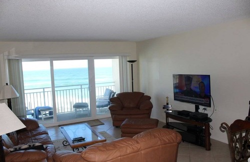 Satellite Beach Condo | 111 m² Condo ∙ 2 bedrooms ∙ 5 guests