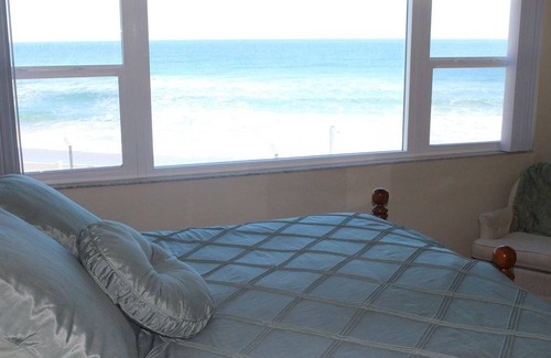 Satellite Beach Condo | 111 m² Condo ∙ 2 bedrooms ∙ 5 guests