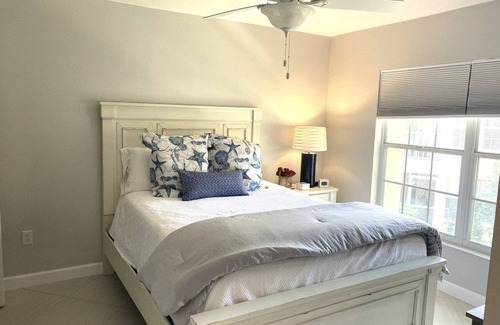 Pelican Bay Condo | 111 m² Condo ∙ 3 bedrooms ∙ 6 guests