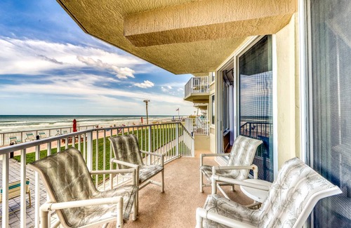 Daytona Beach Shores Condo | 112 m² Condo ∙ 2 bedrooms ∙ 6 guests