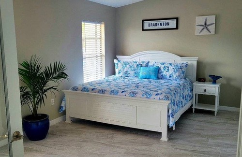 Bradenton Villa | 114 m² Villa ∙ 3 bedrooms ∙ 6 guests